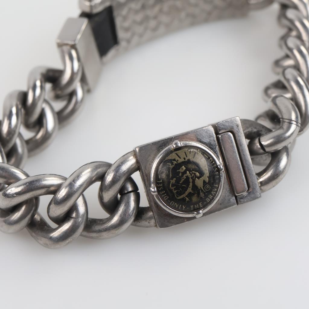 Bracelet Diesel En Métal Gris Foncé - Occasion - Style Masculin Robuste