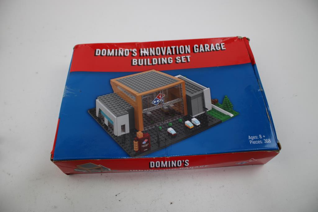 Domino's Innovation Garage Building Set