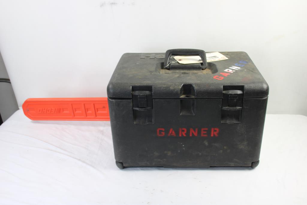 ECHO 18 Gas-Powered Chainsaw