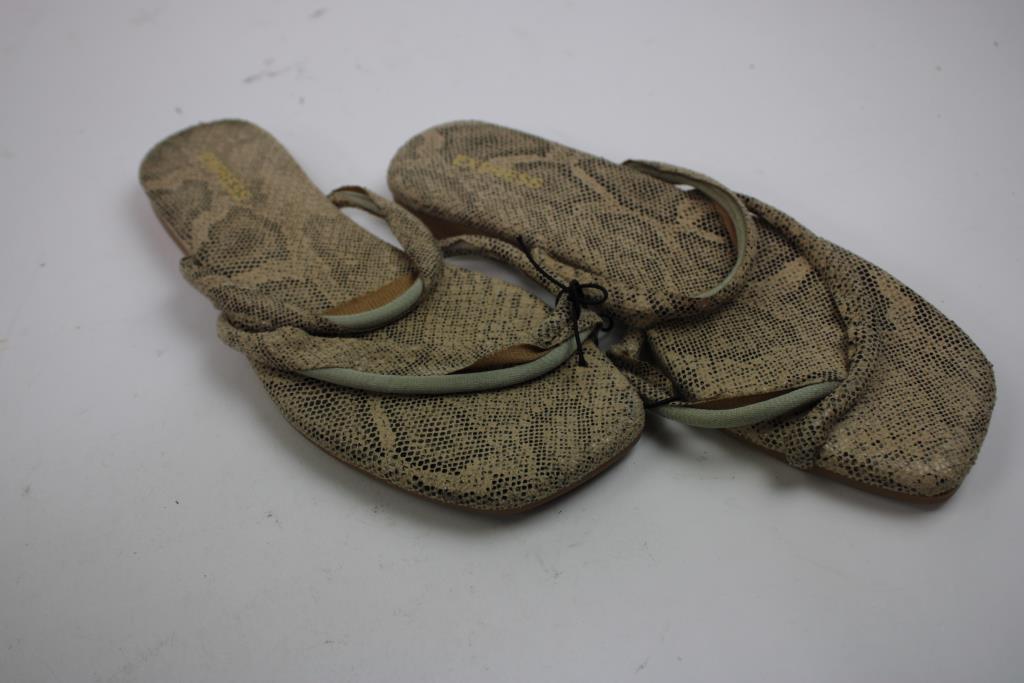 Express Fabric Sandals, Women's Size 6