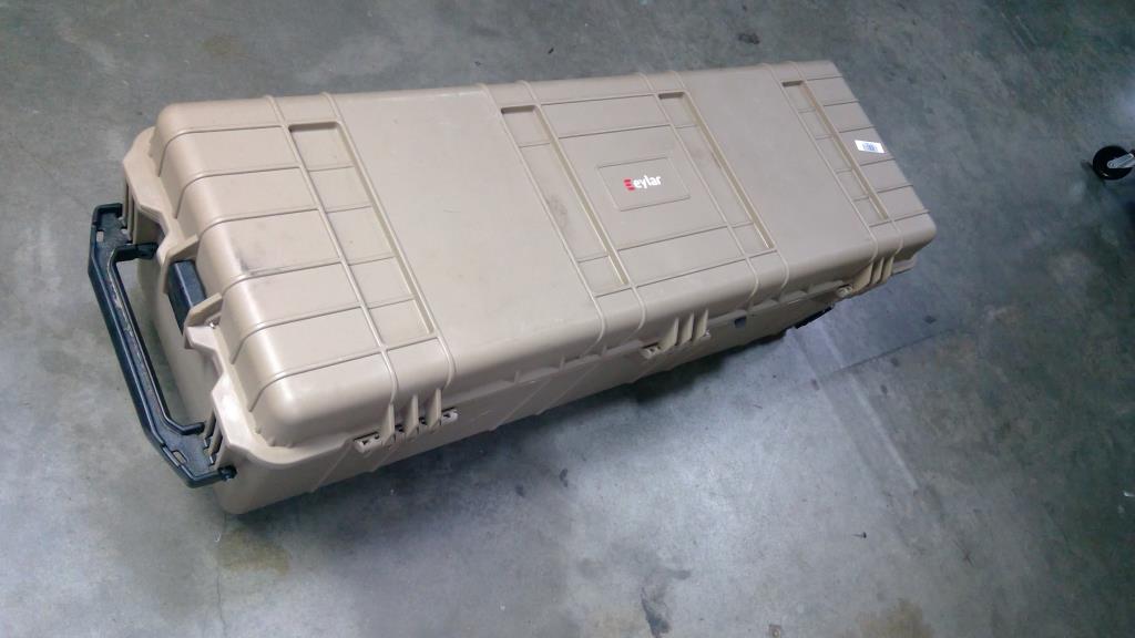 Eylar 44" Hard Case With Wheels