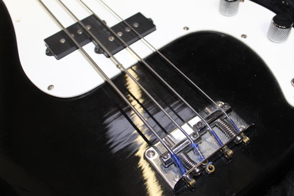 Fender Squier II Precision Bass Property Room