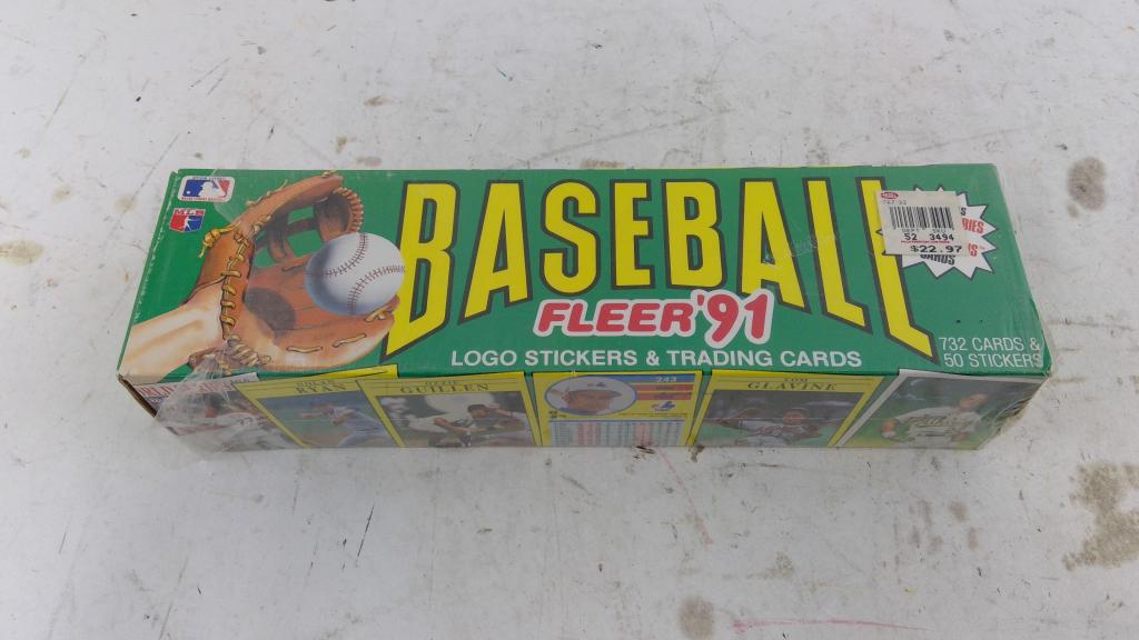 Fleer Baseball Trading Cards 700+ Pieces