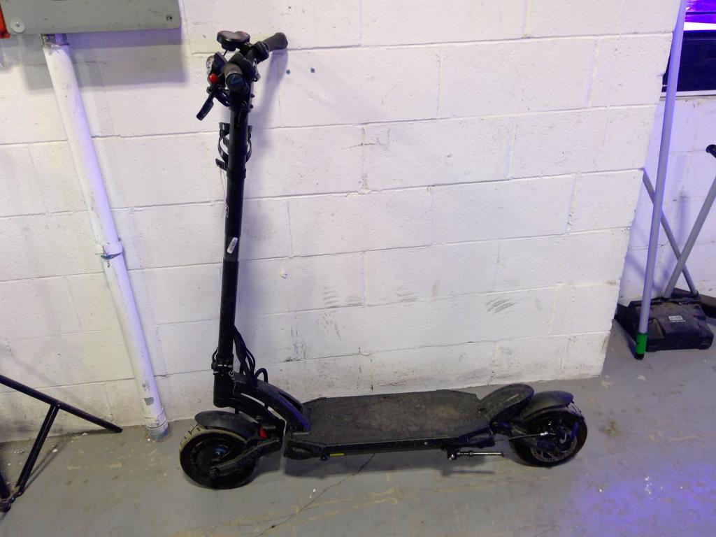 Fluid Electric Scooter