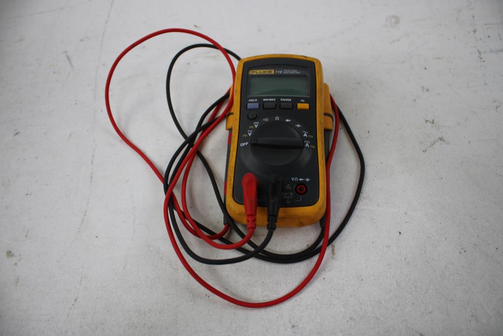 Fluke Digital Multimeter, Volt Measurement