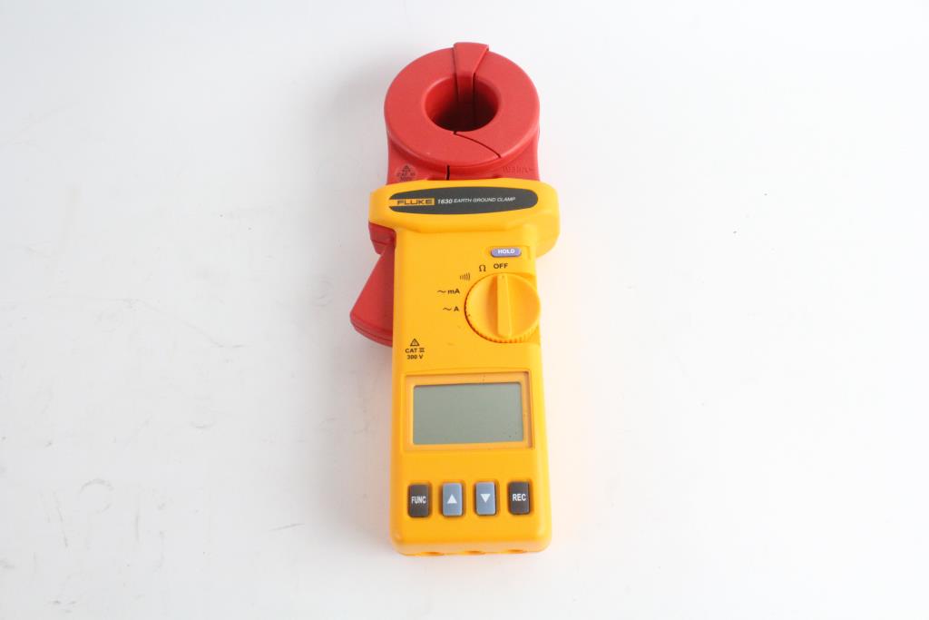 Fluke Earth Ground Clamp Property Room