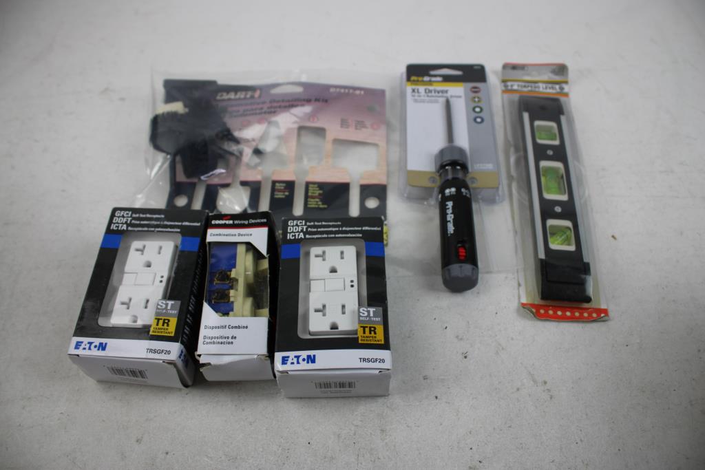 Folding Utility Knife, Self-Test Receptacle, Level, Slip Joint Plier, And More, 10 Pieces