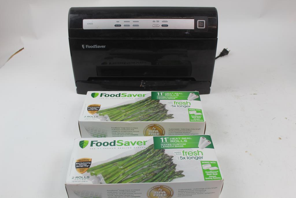 FoodSaver V3425 Bag Sealer And Heat Seal Rolls 3 Items Property Room