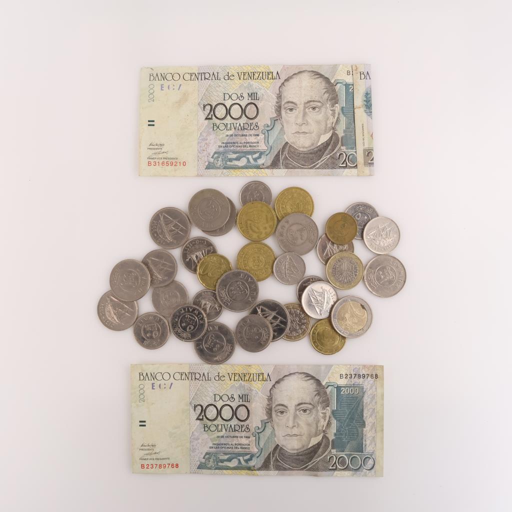 Foreign Currency, 20+ Pieces