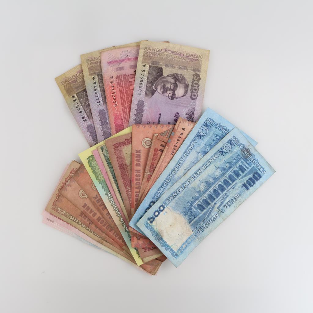 Foreign Currency, 21 Pieces