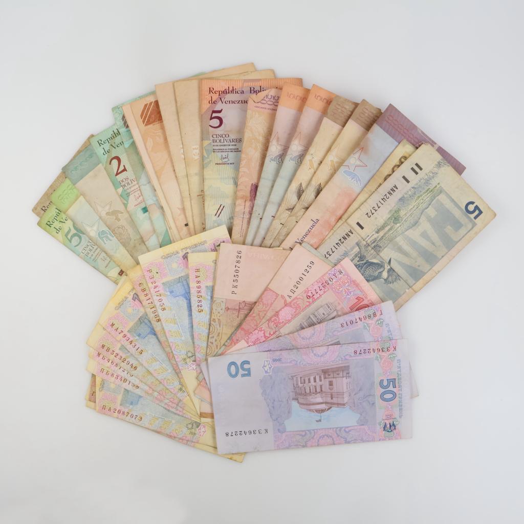 Foreign Currency, 30+ Pieces