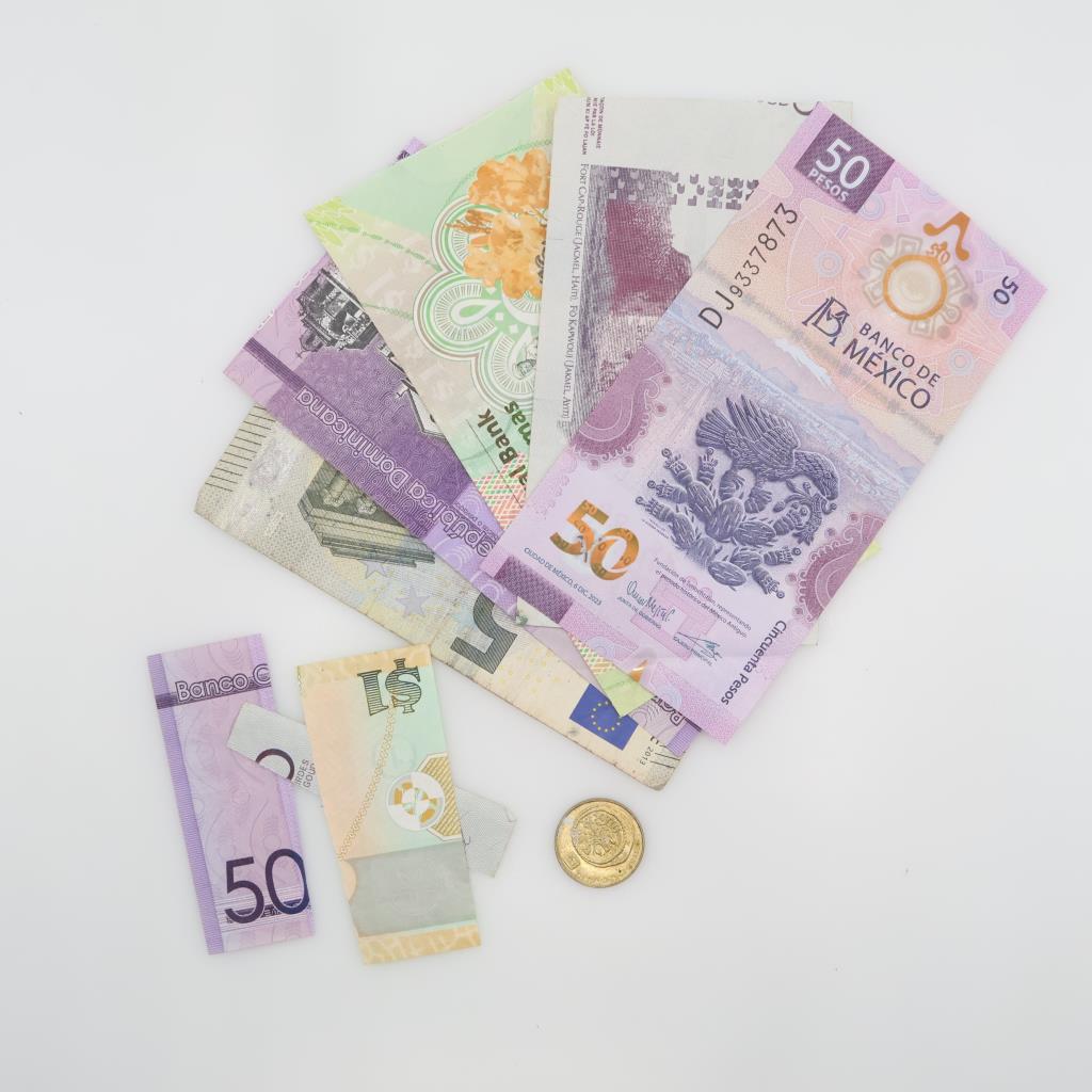 Foreign Currency, 4+ Pieces