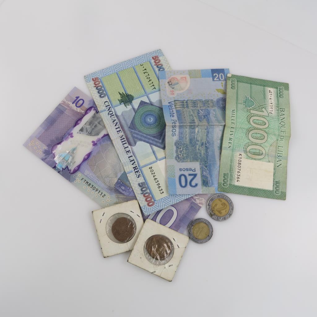 Foreign Currency/Tokens, 8 Pieces
