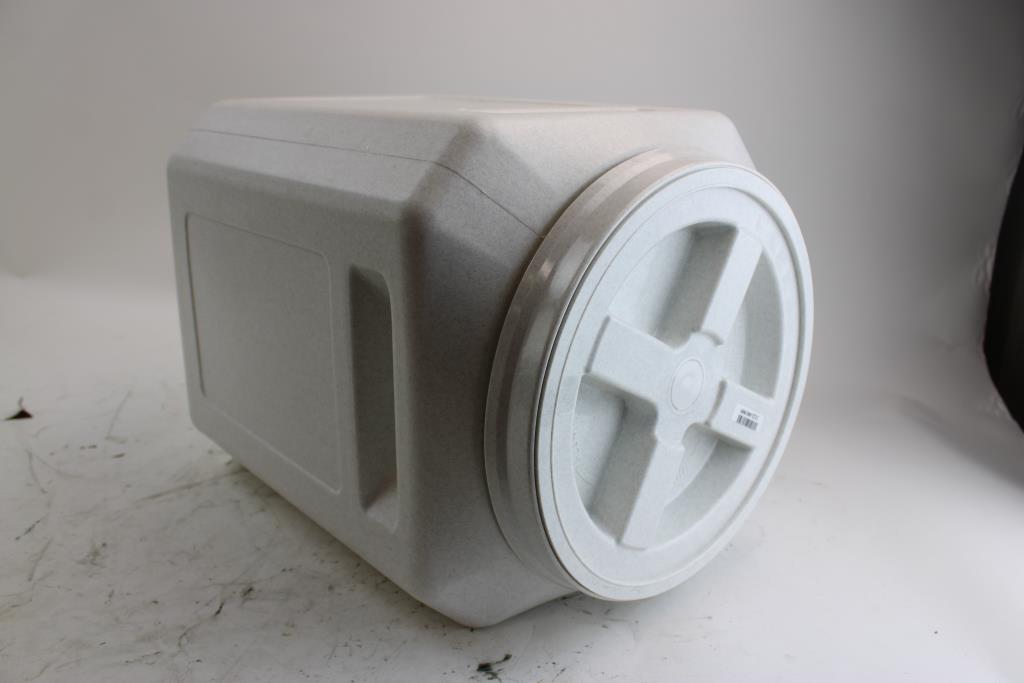 Gamma Vittles Vault Outback Pet Food Storage Property Room