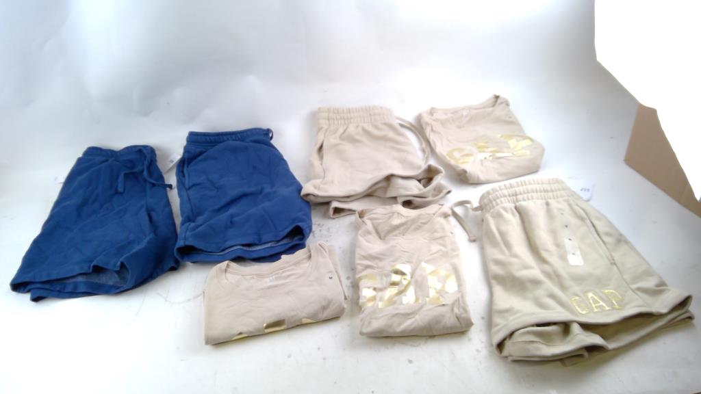 Gap Shirt Size M And More 5+ Pieces