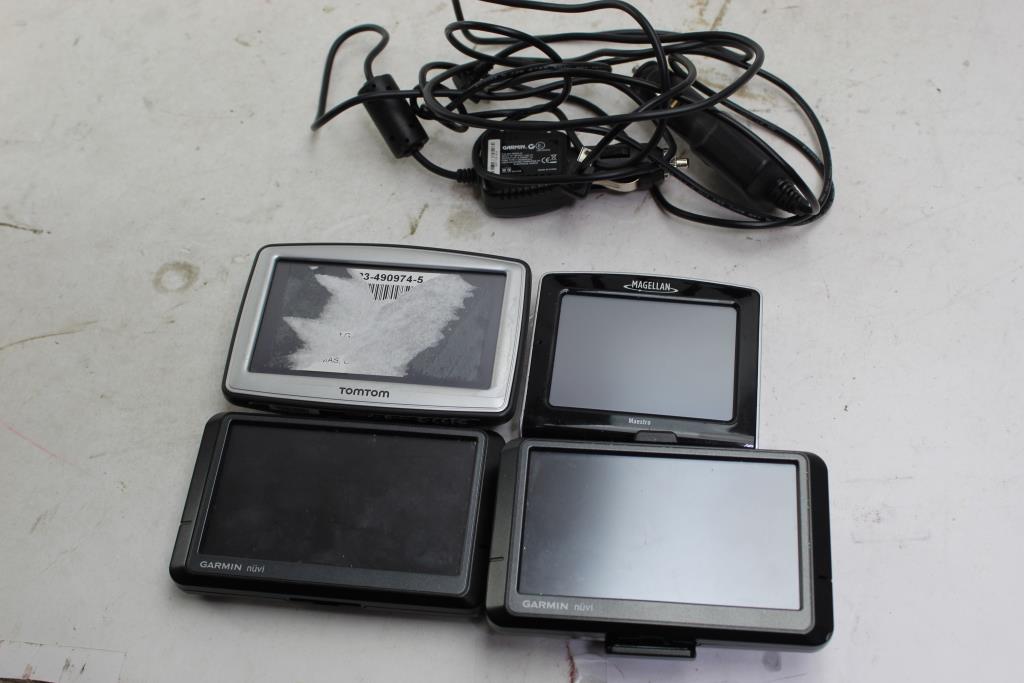 Garmin, Tomtom, Magellan Gps 4 Pieces Property Room