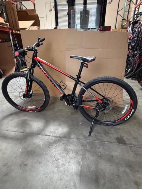Giant 27.5 Inch Mountain Bike Size Small