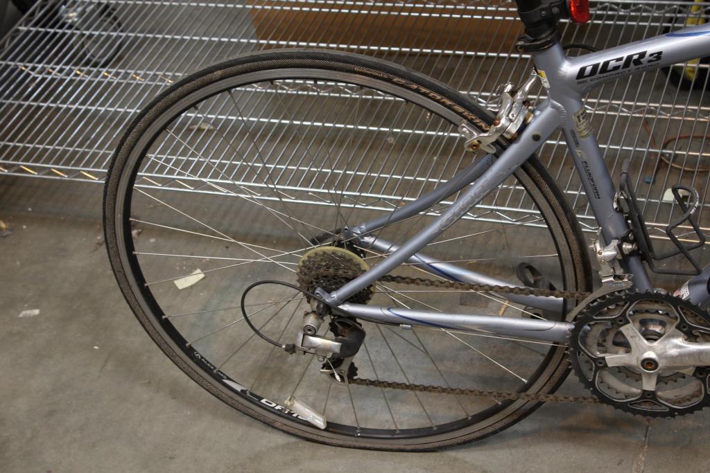 Giant DCR3 Road Bike | Property Room