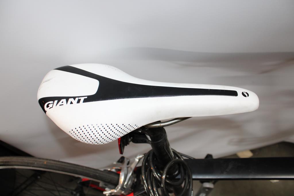 Giant Def 9 Aluxx Road Bike | Property Room