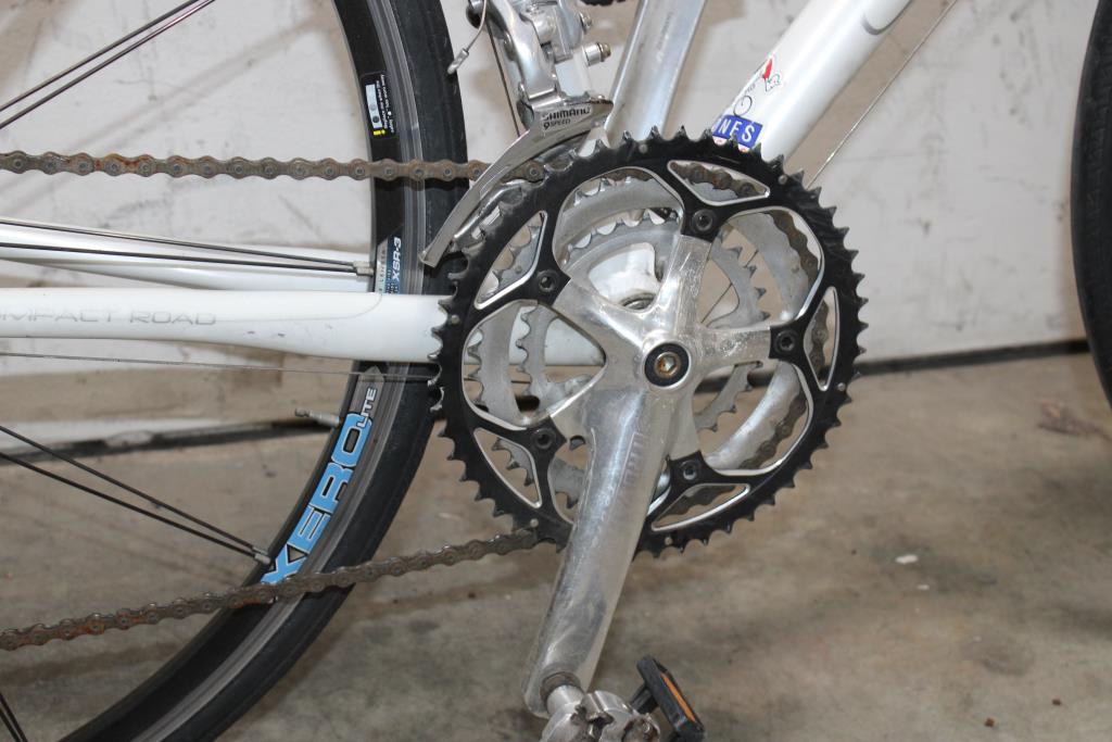 Giant FCR1 Road Bike | Property Room