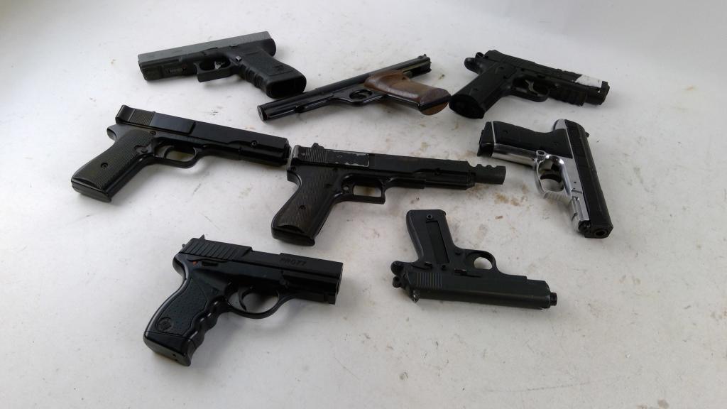 Glock 17 Airsoft Pistol And More 5+ Pieces