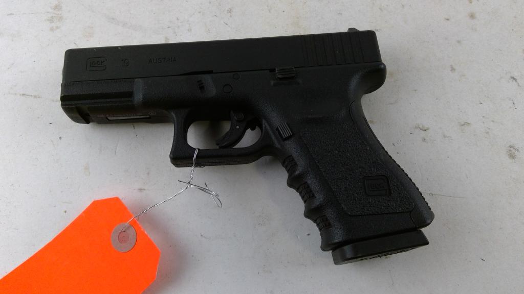 Glock 19 Airsoft Pistol