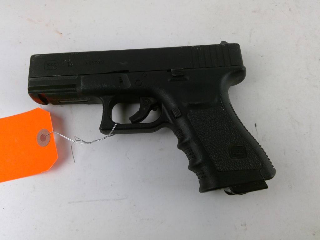 Glock 19 Airsoft Pistol
