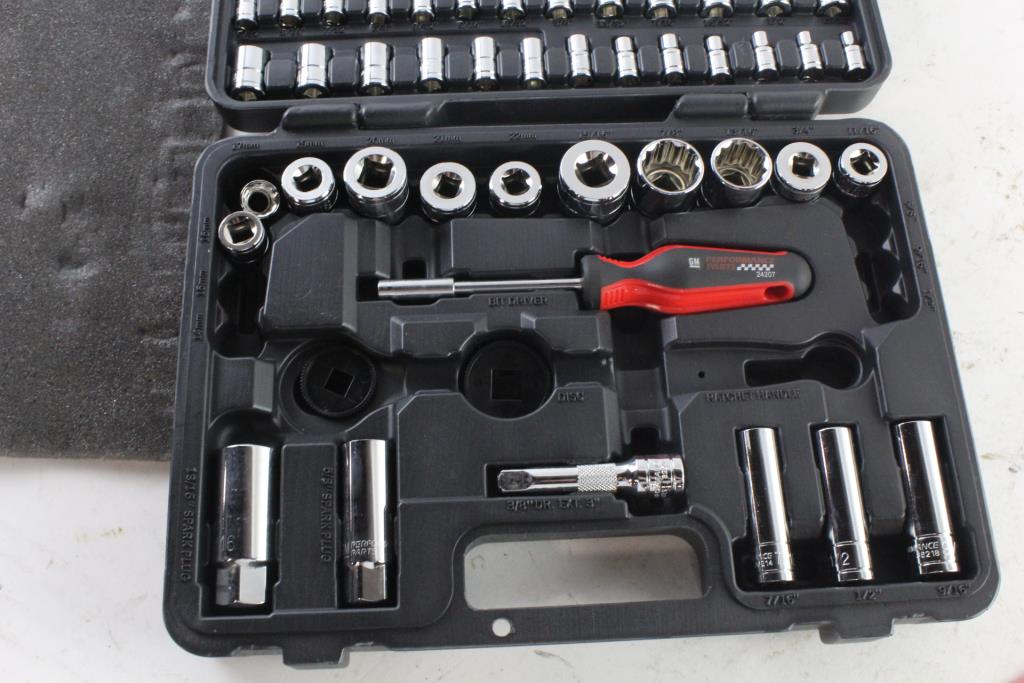 GM Tool Kit, 80+ Pieces Property Room