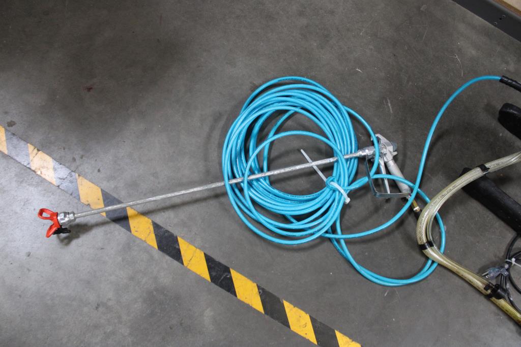 Graco Magnum X5 3000 PSI 0.27 GPM Electric TrueAirless Paint Sprayer