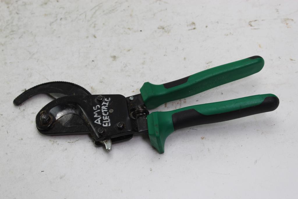 Greenlee Ratchet Cable Cutter Property Room