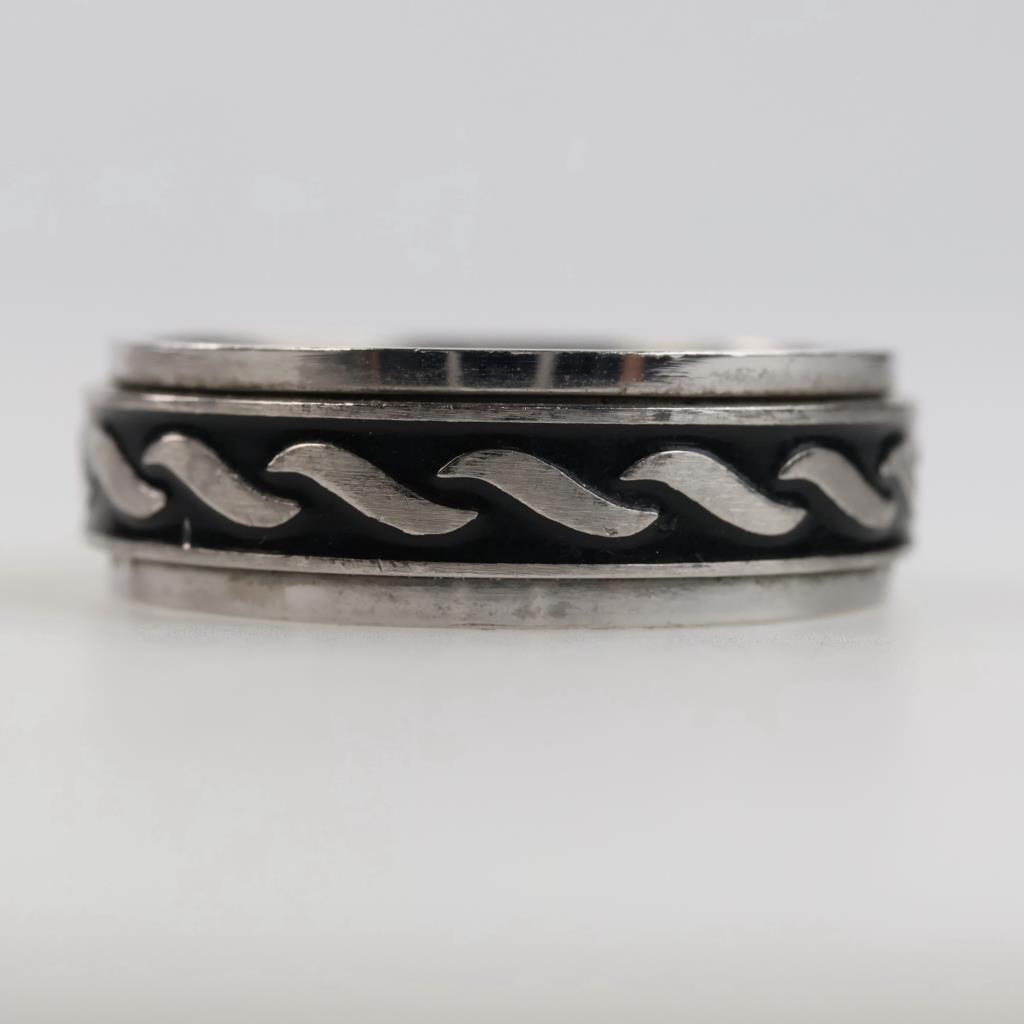 Grey Metal Black Accent Fashion Spinner Ring