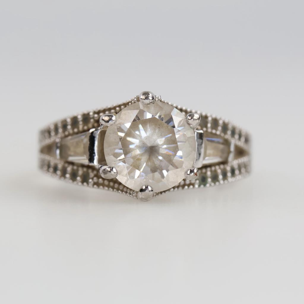 Grey Metal Clear Stone Fashion Ring