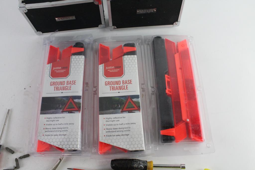 Ground Base Reflective Triangle And More, 15 Pieces | Property Room