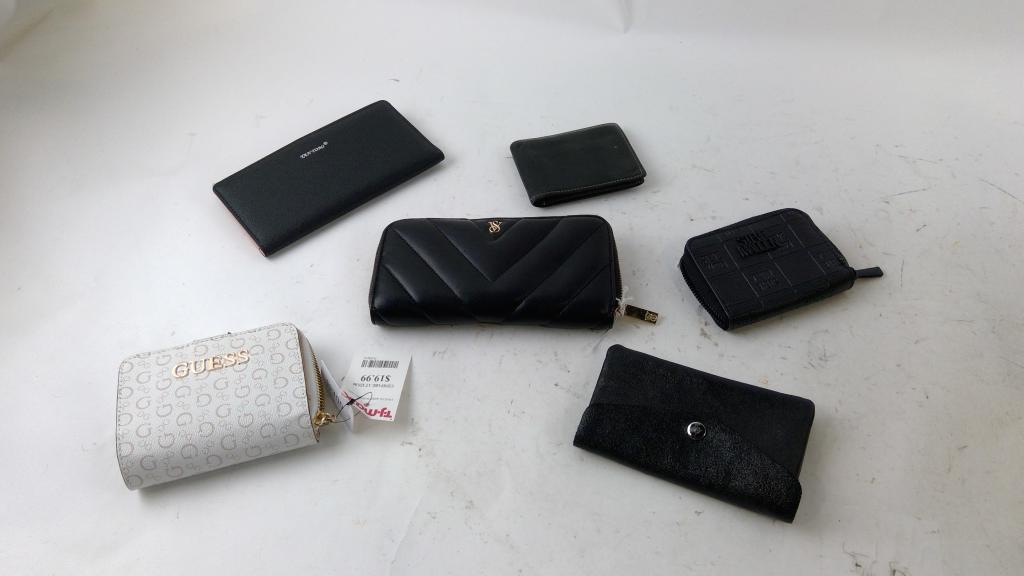 Guess Wallet And More 5+ Pieces