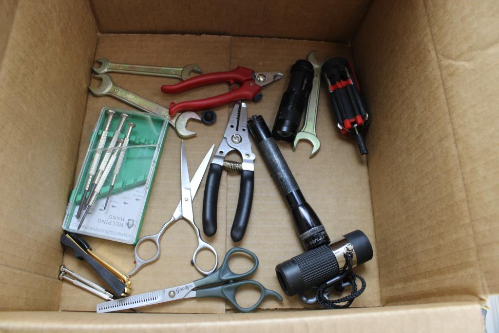 Hex Keys, Flashlights, Ratchet, Wagner Heat Gun And More Craftsman 10