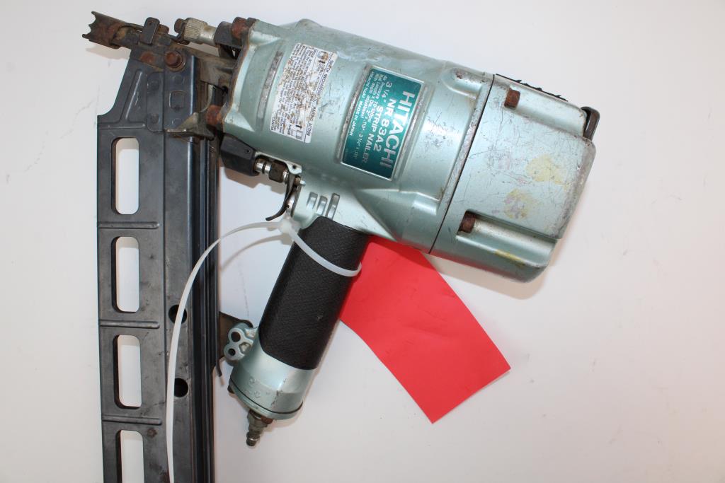 Hitachi NR 83a2 Strip Nailer Property Room