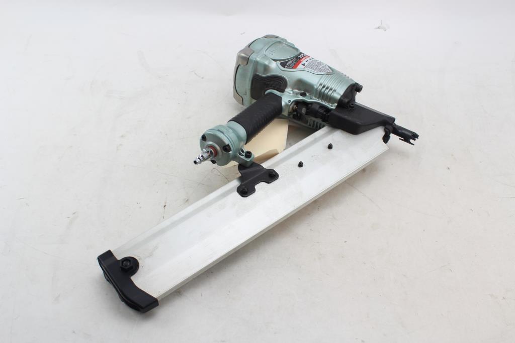 Hitachi Nr 90AE(S) Strip Nailer Gun Property Room