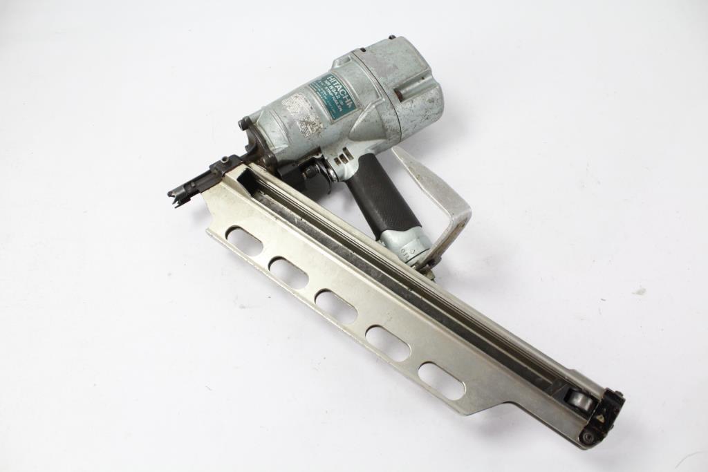 Hitachi NR83A2 Strip Nailer Property Room