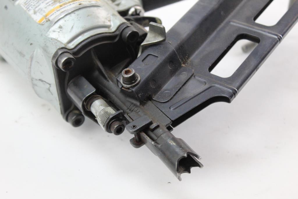 Hitachi NR83A5 31/4" Full Head Framing Strip Nailer W Depth Adjustment