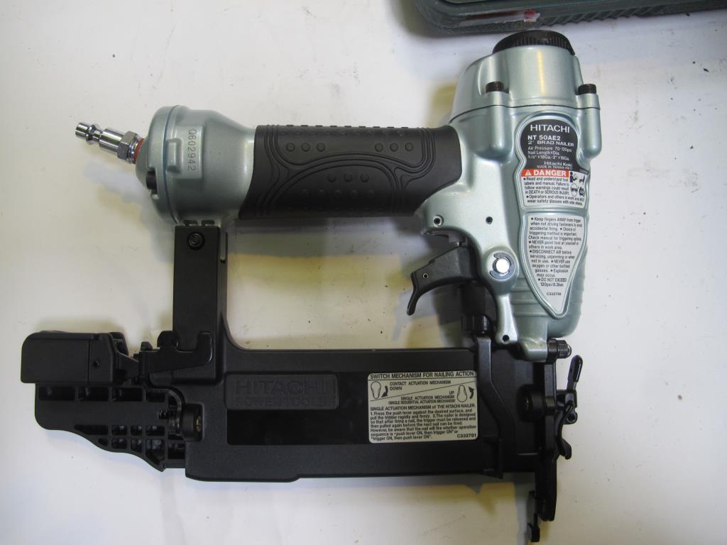 Hitachi NT 50AE2 3" 18ga. Brad Nailer Property Room