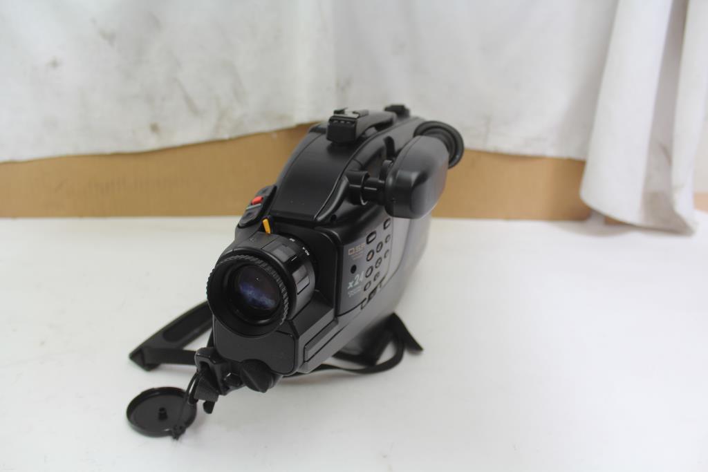 Hitachi VM2600A Camcorder Property Room