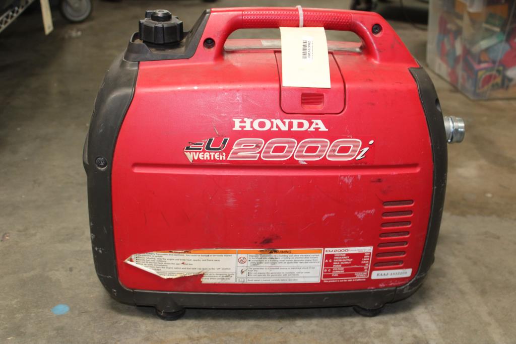 Honda EU2000i Portable Gas Powered Generator Inverter Property Room