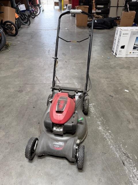 Honda HRN216 Gas Powered Lawn Mower
