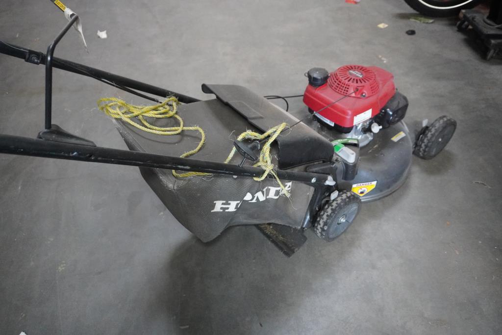 Honda Smart Drive Gas Lawn Mower Property Room