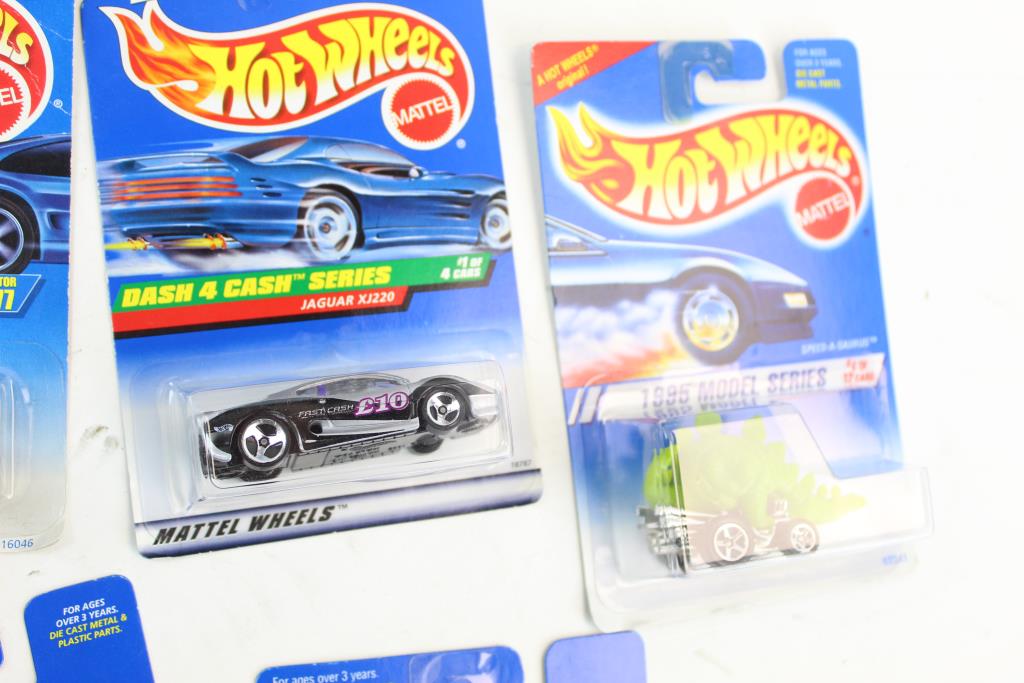 Hot Wheels Bulk Lot 10+ Items Property Room