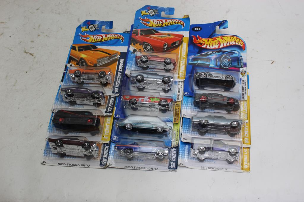 Hot Wheels Toy Cars 10+ Pieces Property Room