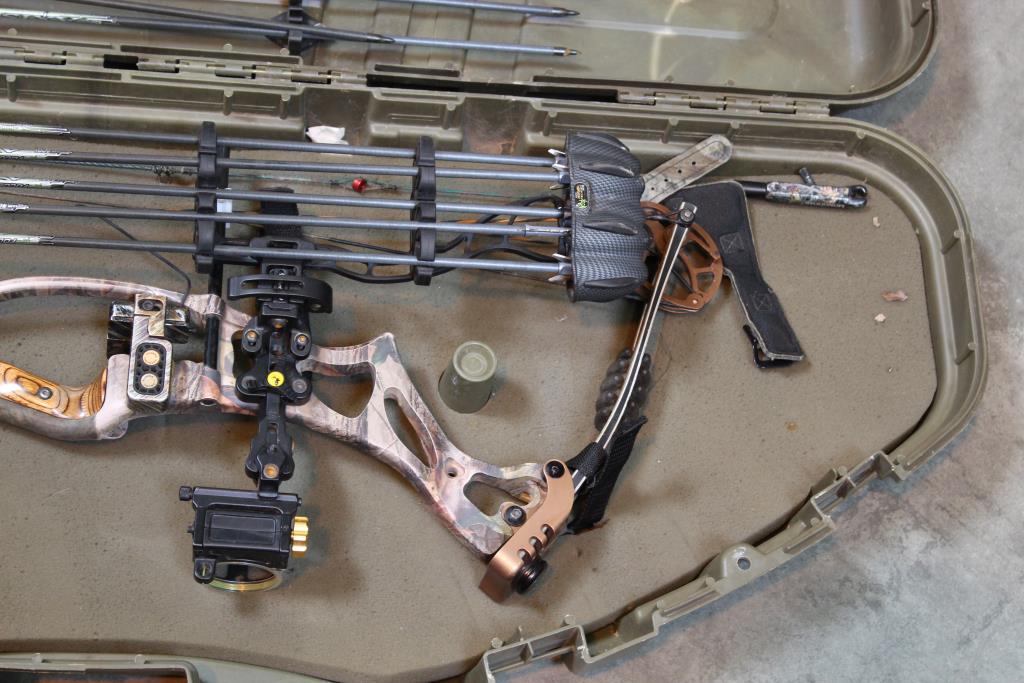 Hoyt Trykon XT 500 Compound Bow With Case Property Room