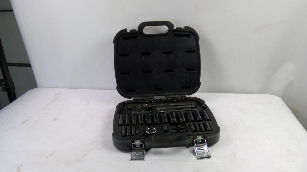 Husky 1/4" And 3/8" Drive Universal Mechanics Tool Set