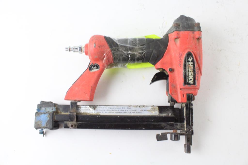 Husky 2In1 Pneumatic Stapler/Nailer Property Room