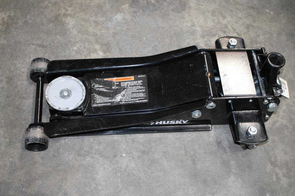 Husky 3-Ton Low Profile Floor Jack